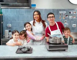 Pizza and gelato cooking class in Rome