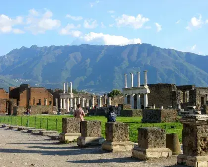 pompeii streets