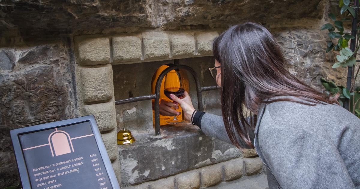 Wine Window Rome Florence's wine windows and secret stories walking tour | Towns of Italy