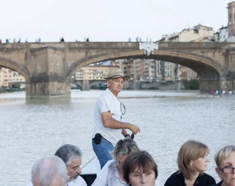 Gondola tour in Florence