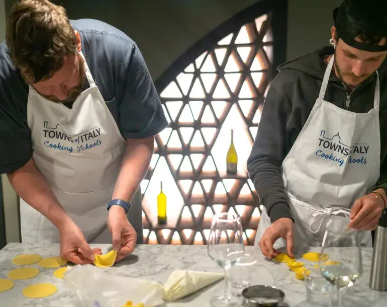 Pasta and risotto cooking class in Milan