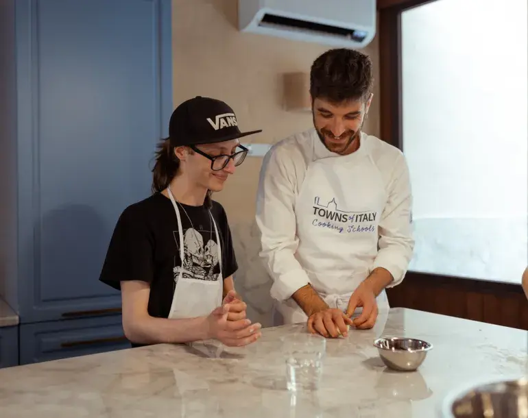 Pizza and gelato cooking class in Palermo