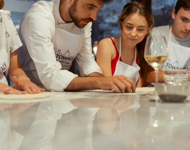 Pizza and gelato cooking class in Palermo