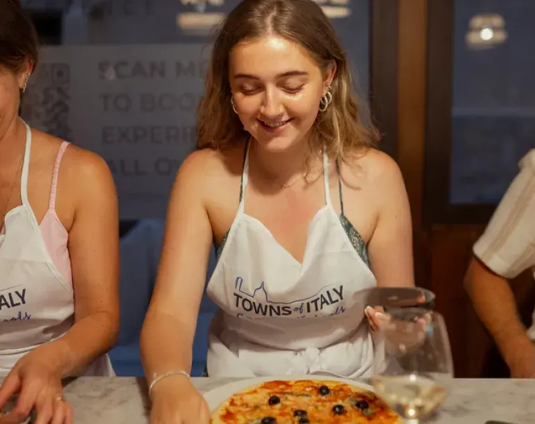 Pizza and gelato cooking class in Palermo