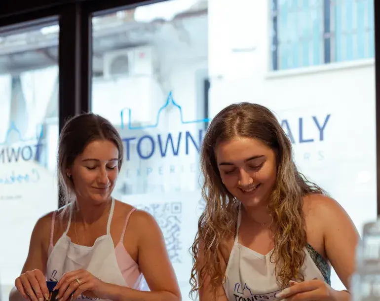 Pizza and gelato cooking class in Palermo