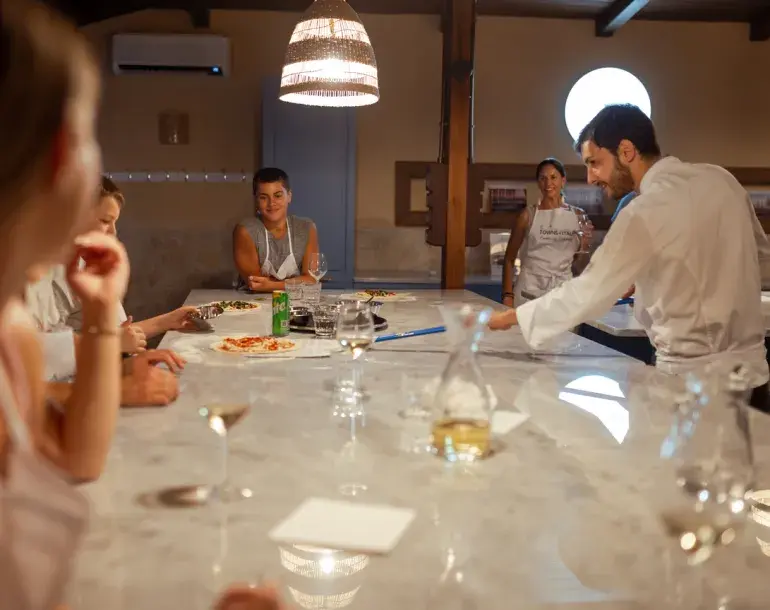 Pizza and gelato cooking class in Rome